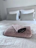 Exceptional 5 Bedroom House Near the Beach