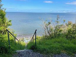 Exceptional 5 Bedroom House Near the Beach