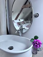 Exceptional 5 Bedroom House Near the Beach