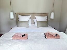 Exceptional 5 Bedroom House Near the Beach