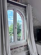 Exceptional 5 Bedroom House Near the Beach