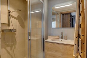 Ideal 3 Bedroom Apartment With 200m2 Garden