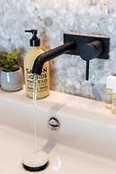 Magnificent 1br/4p Apartment - Montorgueil 9