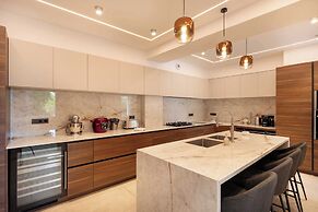 Luxueuse Villa With Pool 7bd/14p - Cannes