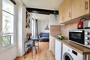 Studio in the Heart of the Marais !