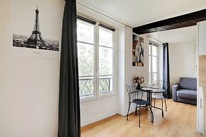 Studio in the Heart of the Marais !