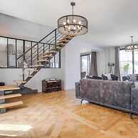 House for 18 People With Cinema Place Morny