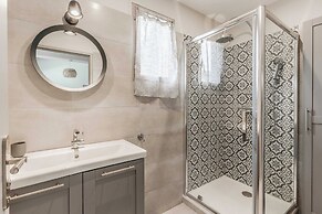 House for 18 People With Cinema Place Morny