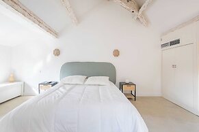 Charming Small Private House - Marseille 8th