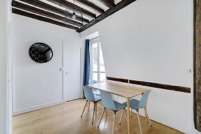 Parisian Charm in the Heart of the Marais !