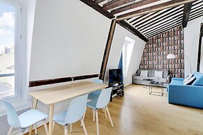 Parisian Charm in the Heart of the Marais !