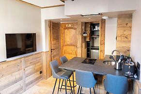 Apartment With Terrace and Parking Heart of Mega