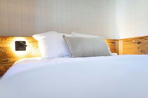 Apartment With Terrace and Parking Heart of Mega