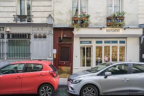 Chic Apartment With Patio - 2br/6p - Le Marais