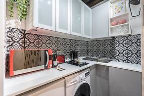 Chic Apartment With Patio - 2br/6p - Le Marais