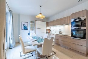 High-end 75m2 Apartment - Place Morny