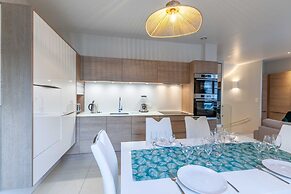 High-end 75m2 Apartment - Place Morny