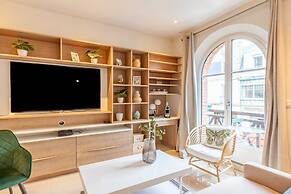 High-end 75m2 Apartment - Place Morny