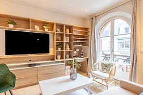High-end 75m2 Apartment - Place Morny
