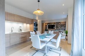 High-end 75m2 Apartment - Place Morny
