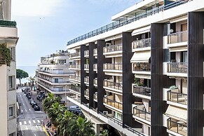 Elegance and Refinement With A/C - Cannes