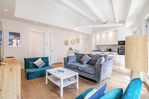 Charming Apartment With AC- 2bd/4p - Near the Sea