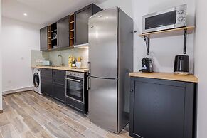 Urban Refuge in the Heart of the Marsh 1bdr / 3P