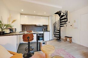 Charming Duplex in Marais for 2 People