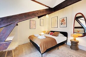 Charming Duplex in Marais for 2 People