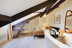 Charming Duplex in Marais for 2 People