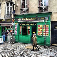 Charming Duplex in Marais for 2 People