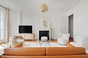 Elegant and Modern Apartment 3bd/ 6P - Eiffel Tower