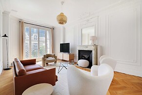Elegant and Modern Apartment 3bd/ 6P - Eiffel Tower