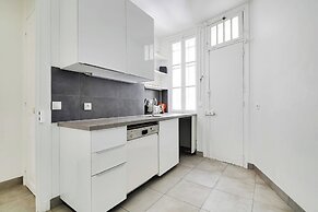 Elegant and Modern Apartment 3bd/ 6P - Eiffel Tower
