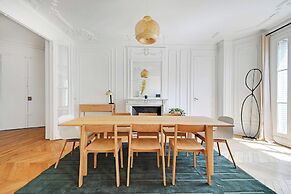 Elegant and Modern Apartment 3bd/ 6P - Eiffel Tower