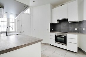 Elegant and Modern Apartment 3bd/ 6P - Eiffel Tower