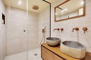 Sublime 3 BDR Renovated by Architect - Bon Marche