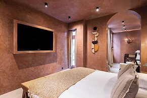 Exceptional Duplex - 6br/12p - Montorgueil