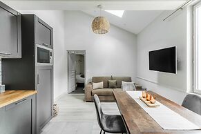 Townhouse With Garden 100m From Place Morny