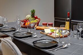 Elegant Apartment With Ac-3br-10p-place des Vosges