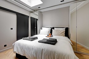 Elegant Apartment With Ac-3br-10p-place des Vosges