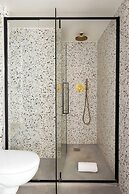 Authentic Apartment - 2br/6p - Place Pigalle