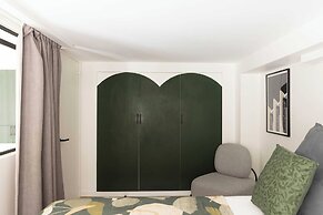 Authentic Apartment - 2br/6p - Place Pigalle