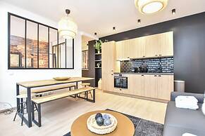 Charming Apartment - 3br/8p - South Pigalle