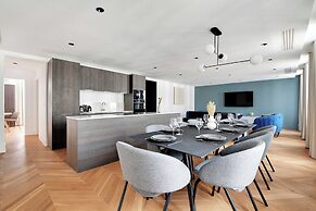 Apartment for 8 People in Madeleine