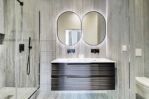 Apartment for 8 People in Madeleine