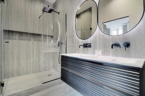 Apartment for 8 People in Madeleine