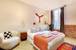 Spacious Apartment - 4br/10p - Place de la Republique