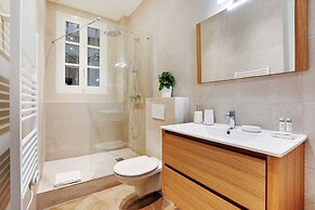 Spacious Apartment - 4br/10p - Place de la Republique