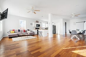 Charming home with fire pit near downtown